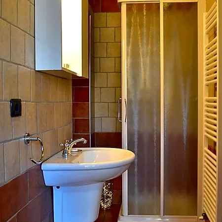 Domus Hotel 2*